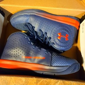 Boys Under Armour Basketball Shoes